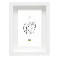 deknudt-witte-houten-kader-om-objecten-in-t.jpg