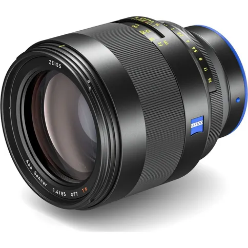 ZEISS_Otus_1_4_85_E-Mount_Perspektive_Links_ohne_Gegenlichtblende.jpg