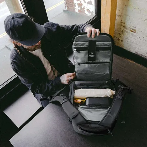 WANDRD-PRVKE-Zip-31L-Photo-Bundle-Black_9.jpg