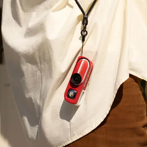 Insta360-GO-3S-Retro-Viewfinder-Classic-Red_9.jpg