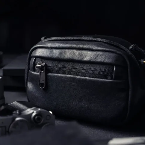 Wotancraft-Portable-Pouch-size-M-black-leather_3.jpg