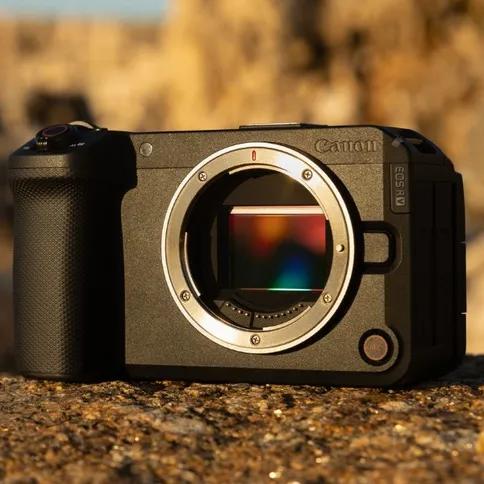 Canon EOS R6 V body + RF 20-50 F4 L IS USM PZ 3.jpg