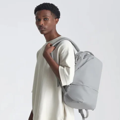 9_Urth-Arkose-Backpack-StoneGrey.jpg