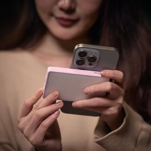 Godox-MA5R-Mobile-Power-Bank-RGB-LED-Light-roze_3.jpg