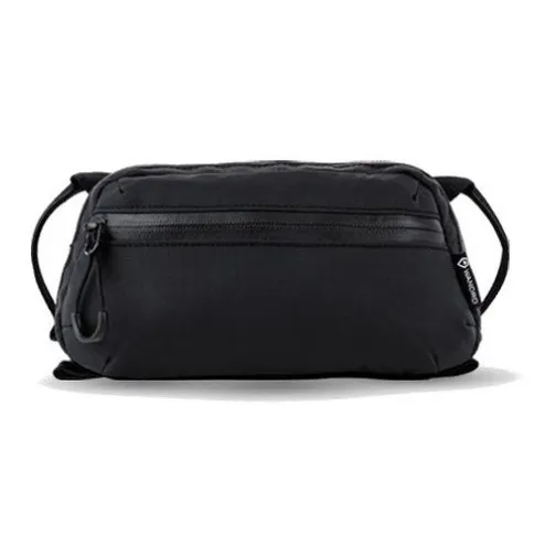 Wandrd-Tech-Pouch-Medium_2.jpg
