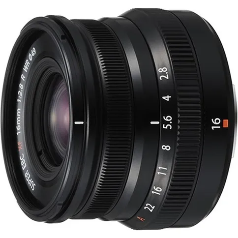 Fujifilm_16mm_f28_foto1.jpg