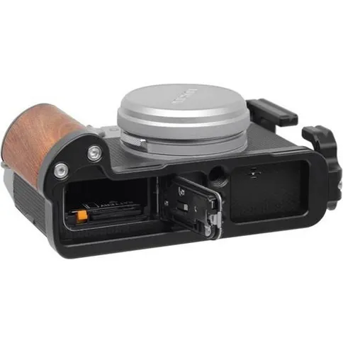 Leofoto-LPF-X100V-L-plate-met-handgreep-voor-Fuji-X100V_5.jpg