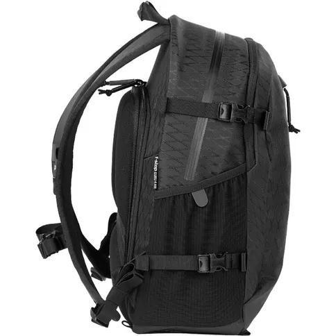 F-Stop-Guru-4-AIR-24-Liter-Backpack-Male-Torso-Version-Anthracite_4.jpg