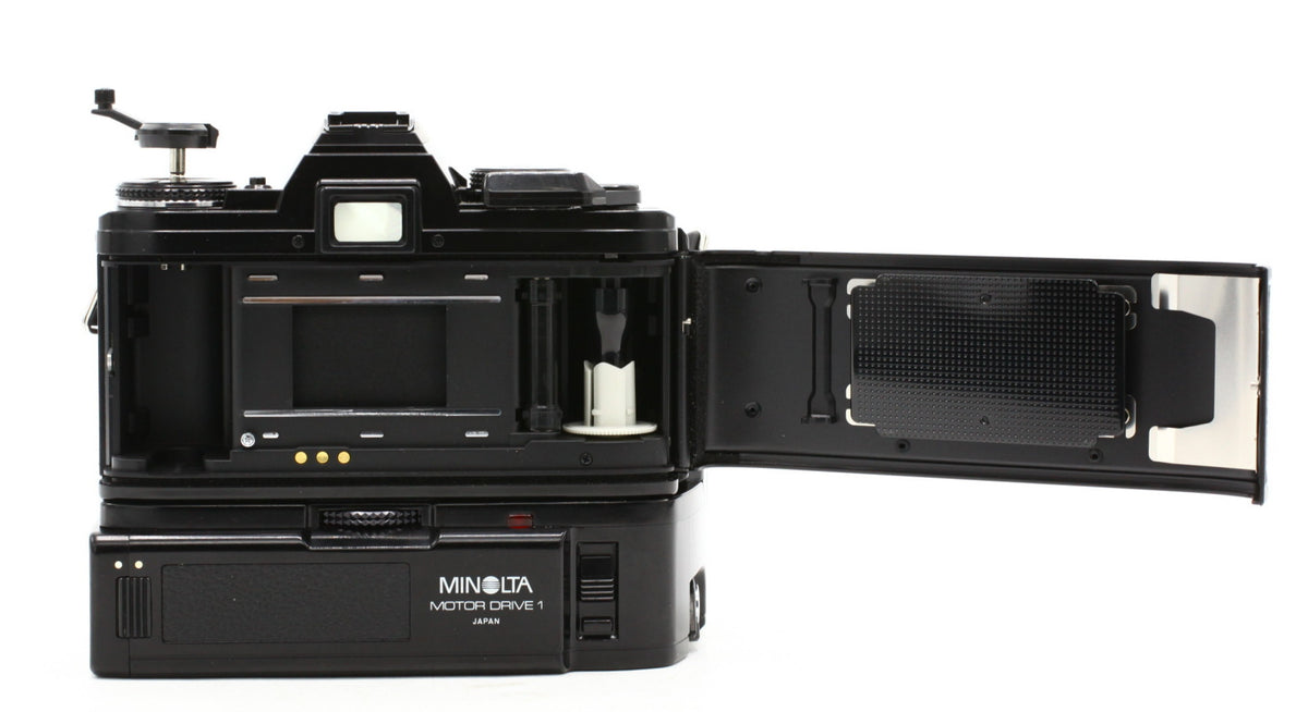 Occ- Minolta X-700 + MD 35-70mm F/3.5 + Motor Drive 1 SN:2835596, 8139802, 3010028 12 mnd gar