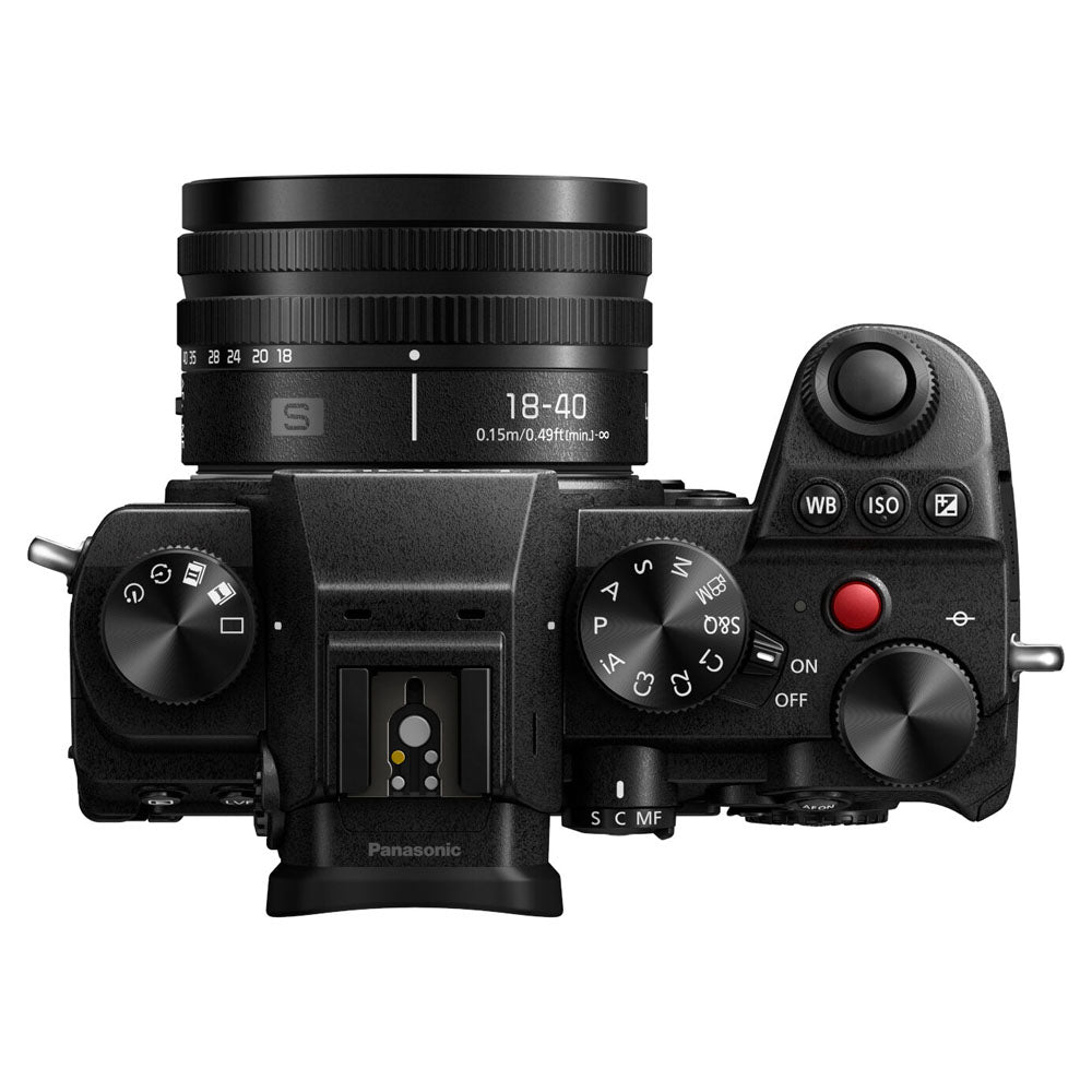 Panasonic LUMIX S5D + 18-40mm f/4,5-6,3