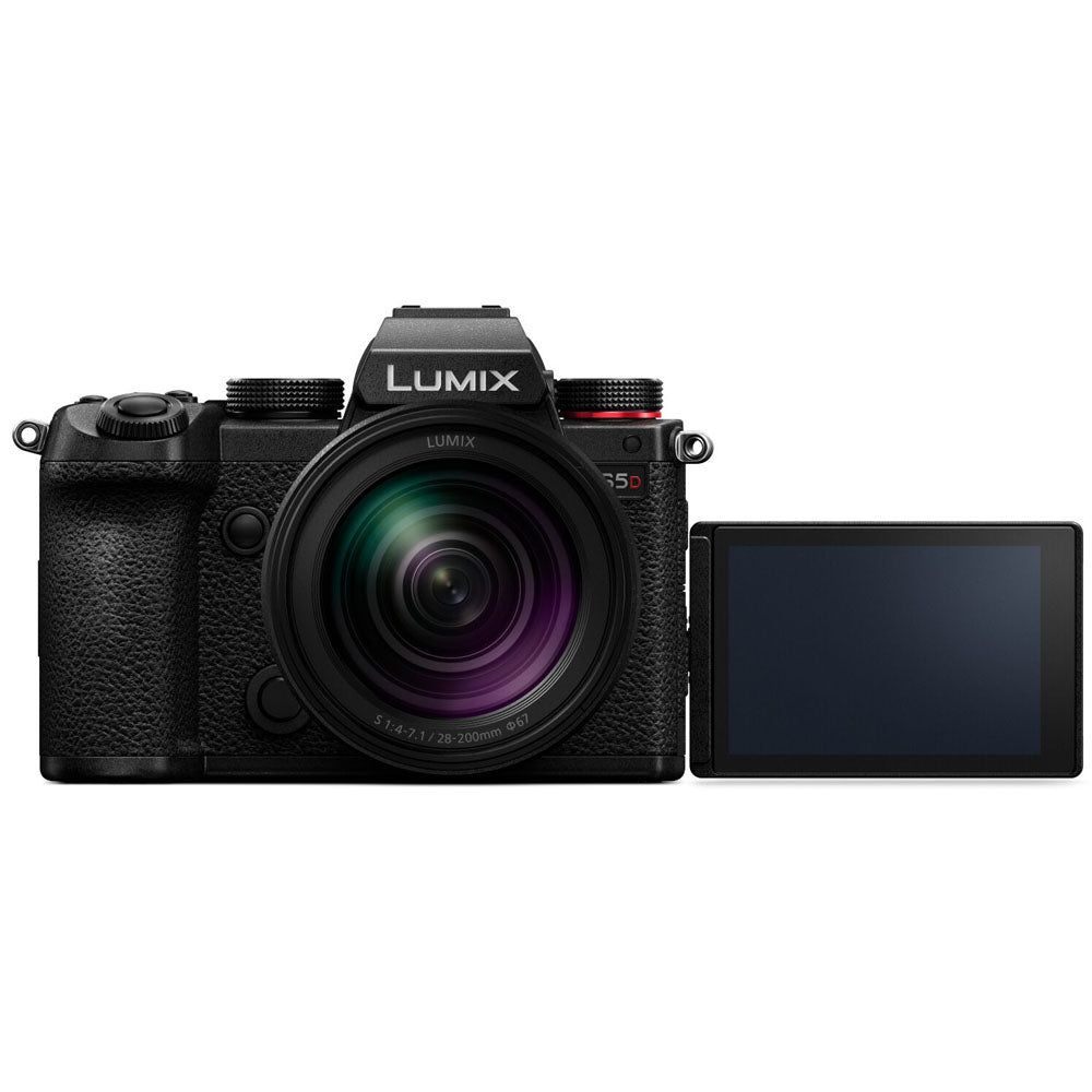 Panasonic Lumix S5D + 28-200mm f/4-7,1