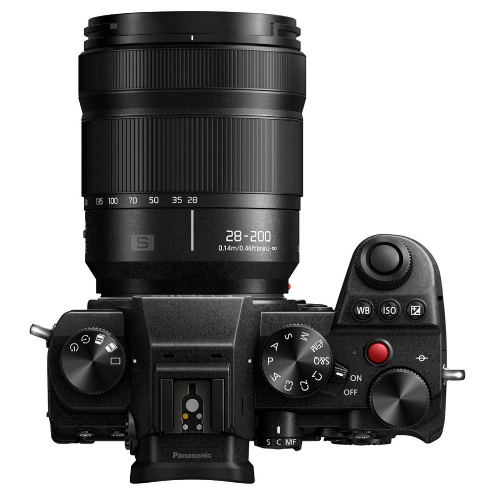 Panasonic Lumix S5D + 28-200mm f/4-7,1