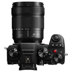 Panasonic Lumix S5D + 28-200mm f/4-7,1