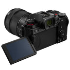 Panasonic Lumix S5D + 28-200mm f/4-7,1