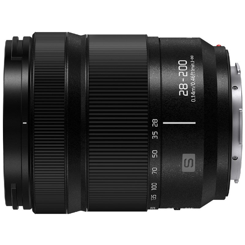Panasonic Lumix S5D + 28-200mm f/4-7,1