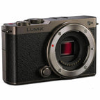 Panasonic Lumix S9 Cuerpo negro titanio + Lumix S 40mm f/2.0 - Negro
