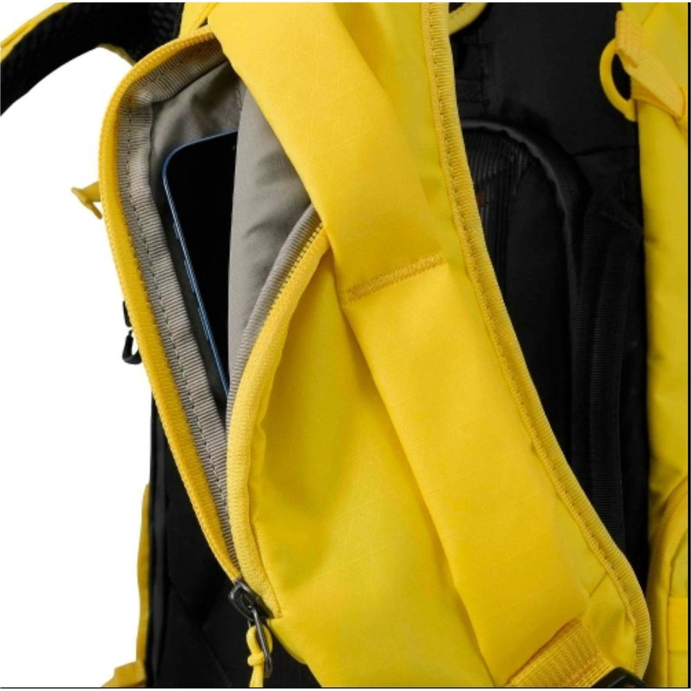 Mochila Leofoto Outdoor Series de 25 litros con inserto grande, color amarillo.